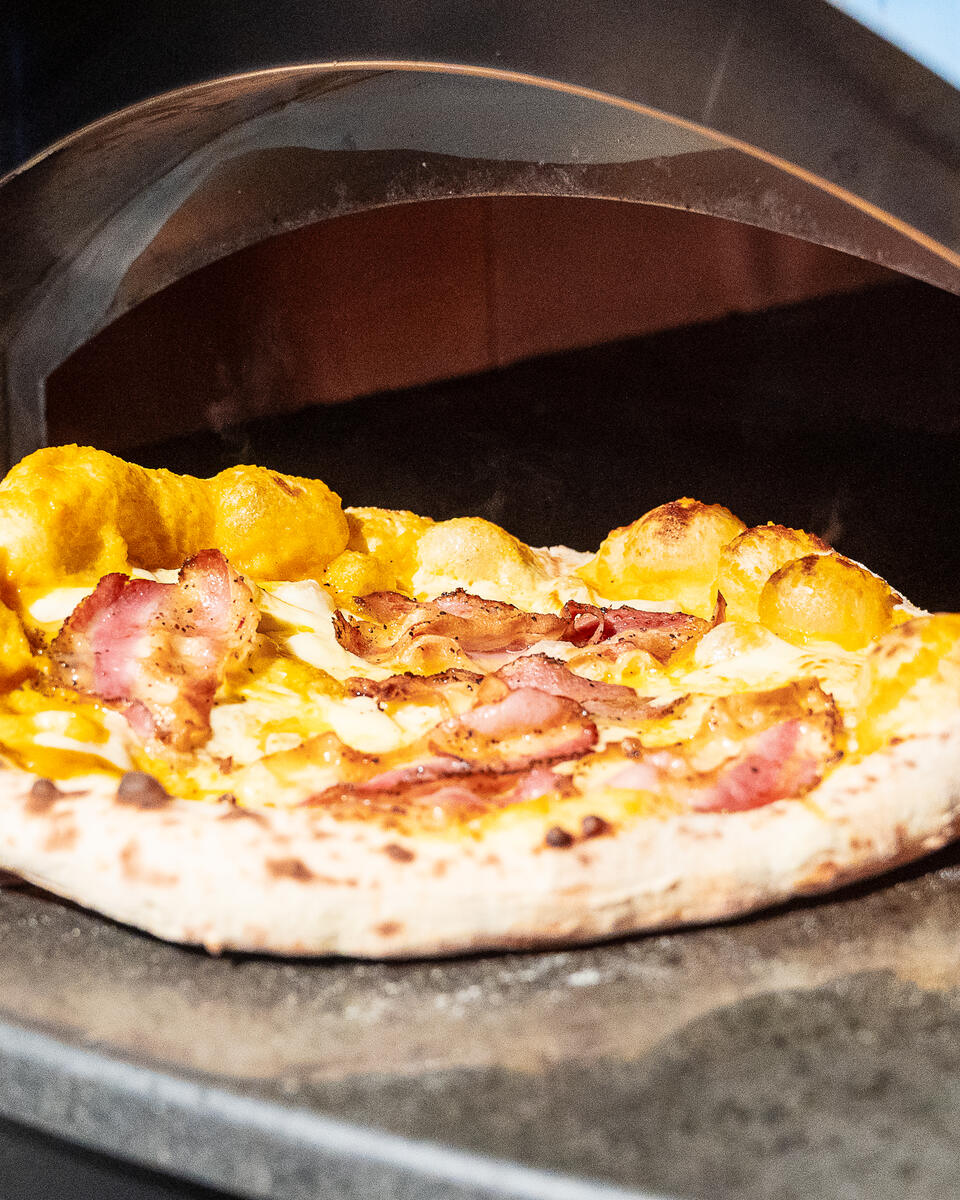 Pizza nel forno